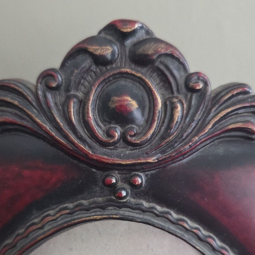 Vintage-Style Photo Frame - Picture 8 of 12